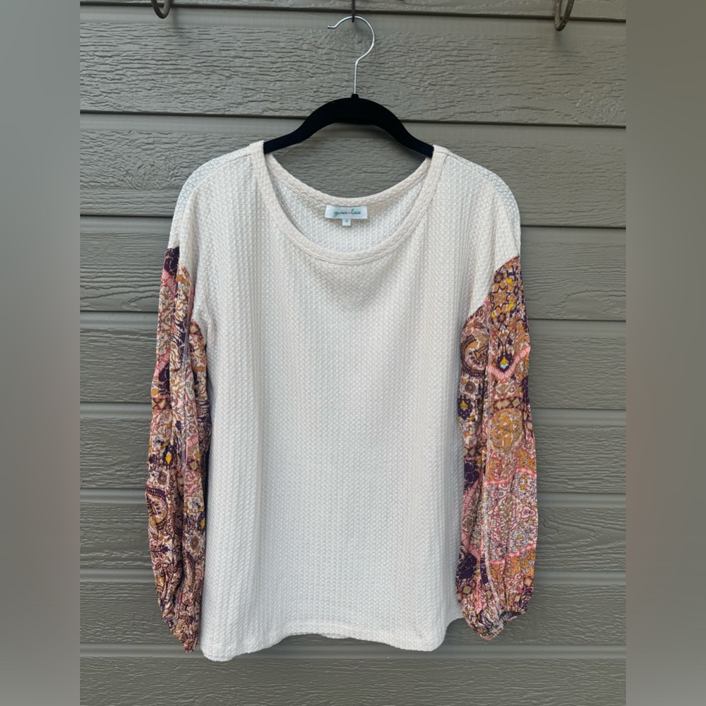 Grace & Lace Long Sleeve Waffle Knit with Paisley Print sleeves size small